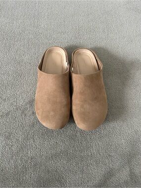 Universal Thread Brooke Clog